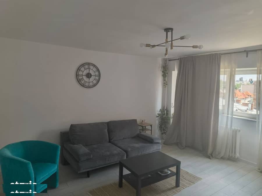Apartament 2 camere, balcon, Piata Unirii — fotografie 1 din 6