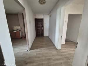 Apartament 3 camere, parter,2 balcoane , 84 mp+boxa — miniatura 1