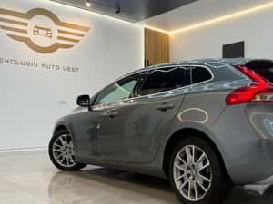 ** Volvo V40 R-Design ** — miniatura 7
