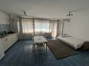 Renovat Apartament Spatios Cu Centrala Proprie — miniatura 1