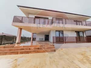 Vilă cu 5 camere de inchiriat in Vladimirescu