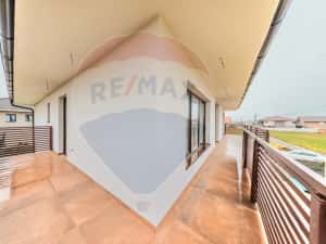 Vilă cu 5 camere de inchiriat in Vladimirescu — miniatura 2