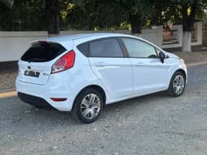 Ford Fiesta, An 2017, cu Clima, Recent adusa, Model Titanium — miniatura 4