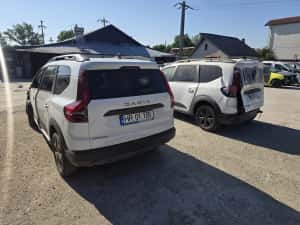Dacia Jogger Extreme 2 bucati 7 locuri 2023 1.0 gpl 7 locuri 2024  1.6 hibrid avariat — miniatura 4