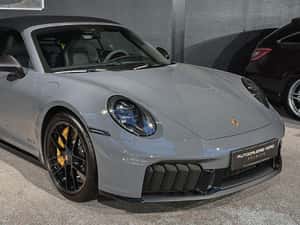Porsche 992 Cabrio 541 cp 2025 — miniatura 3
