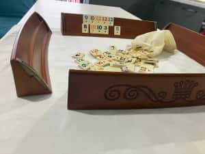 Joc Remi Remy. Table curbate grele din lemn masiv lacuit. NOU — miniatura 5