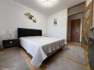 Inchiriez 2 camere Centru Civic Toamnei — miniatura 1