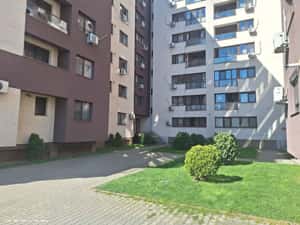 Proprietar inchiriez apartament 2 camere cu parcare Valea Oltului