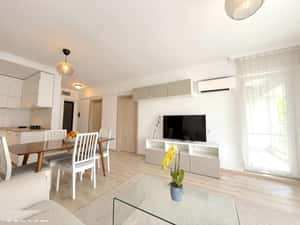 Mobilat si utilat.Compact.Luminos.Balcon.Loc parcare inclus. — miniatura 3