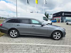 Mercedes-Benz E 200 Automată 194 HP Diesel — miniatura 4