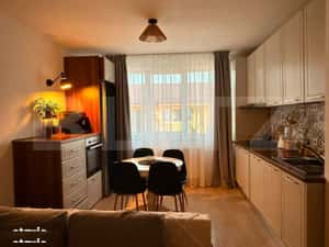 Apartament cu 3 camere de vanzare, Garaj subteran, Zona Centrala