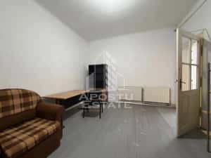 Duplex, 2 camere, teren 400 mp,situat in zona Elisabetin