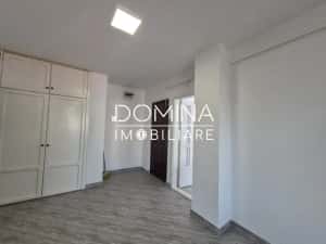 Vânzare apartament central, 3 camere+boxă, situat în Târgu Jiu, strada Cerna — miniatura 5