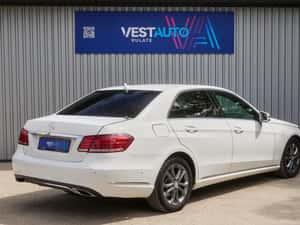 Mercedes-Benz E 220 CDI 7G-Tronic Avantgarde — miniatura 4