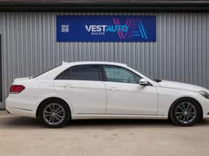 Mercedes-Benz E 220 CDI 7G-Tronic Avantgarde — miniatura 7