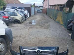 Bara Spoiler Fata Toyota Avensis din 2006