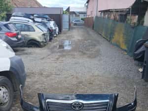 Bara Spoiler Fata Toyota Avensis din 2006 — miniatura 3