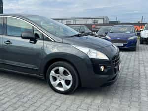 Peugeot 3008 1.6 Active — miniatura 3