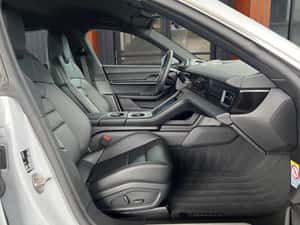 Porsche Taycan Break / Estate 571 cp 3.000 km 80.592 EUR — miniatura 5