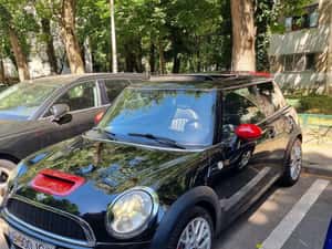 Mini Cooper John Cooper Works Coupé 2010, 211 CP, 120.700 km — miniatura 2