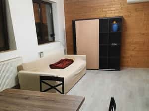 Ofer spre inchiriere apartament 3 camere.