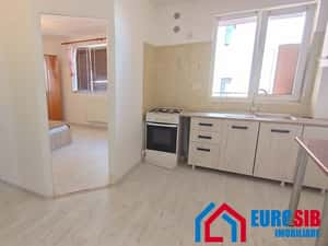 Garsoniera etaj 3 cu balcon in Sibiu cartier Hipodrom — miniatura 5