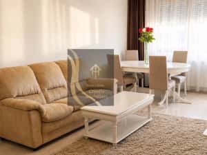 Vând apartament 2 camere LUX