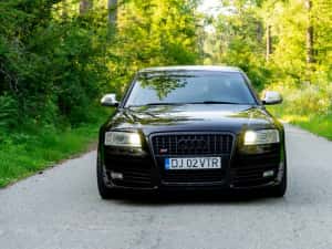 Audi S8.   An 2009