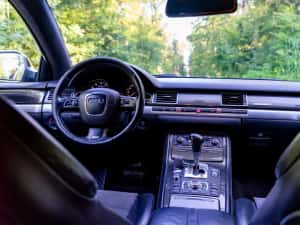 Audi S8.   An 2009 — miniatura 7
