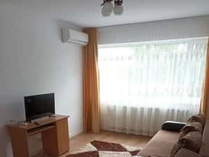 Inchiriez apartament 2 camere decomandat — miniatura 2