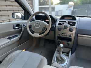 Renault Megane 2 sedane  1.6 16Valve 105cp Privilege Full/Climatronic/Pilot Automat/Jante Aliaj/Impecabil Tehnic + Estetic — miniatura 8