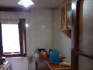 3 cam decomandat 3 balcoane etaj 3 zona Mircea cel Batran