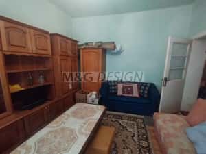 Apart la casa Bogdanestilor curte acces cu masina centrala proprie — miniatura 7