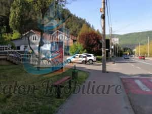 Apartament P+1, 4 camere, 2 bai, 3 balcoane, Zona Centrala Piatra Neamt — miniatura 2