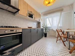 Apartament 2 camere, renovat complet, prima inchiriere, Zona Mosilor — miniatura 2