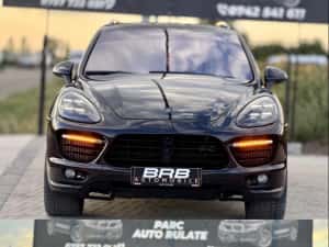 • Porsche Cayenne 3.0 Diesel 245 cp / Extra full / Packet GTS • Parc Auto • RATE • Garanție • — miniatura 6