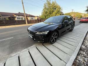 Volvo S60 B5 AWD Mild Hibrid 265hp Ultimate Dark — miniatura 2