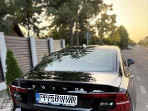 Volvo S60 B5 AWD Mild Hibrid 265hp Ultimate Dark — miniatura 4