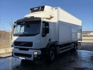 VOLVO FE FRIGORIFIC 240000km!! Anvelope noi / 19,5t/ Inmatriculat RO — miniatura 1