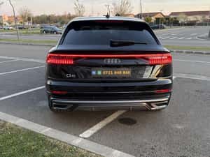 Audi Q8 55 TFSI Quattro S Line Mild Hybrid — miniatura 2