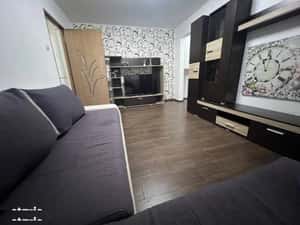 Apartament 2 camere în Craiovița Nouă, parter,centrală termică,mobilat — miniatura 3