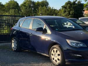 Opel Astra Manuală 110 HP Diesel — miniatura 2