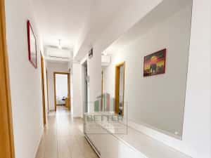 Apartament 3 camere de vânzare, Sector 4, 800 m metrou și balcon generos — miniatura 4
