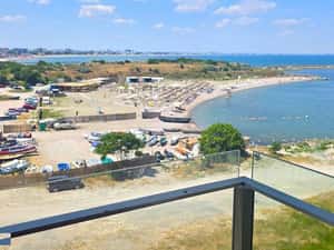 FALEZA NORD 2 CAMERE 105 MP.  CU TERASA SI VEDERE FRONTALA LA MARE