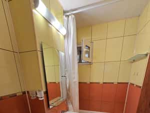Inchiriez apartament 2 canere semidecomandat, etaj intermediat — miniatura 6