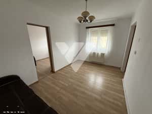 Apartament 2 camere renovat geam la baie zona Tiglari Sibiu — miniatura 3