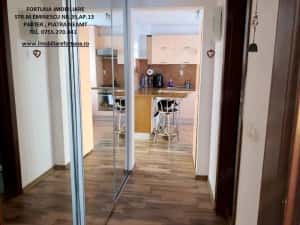 Apartament 3 camere, etaj 1, cu boxa in proprietate, zona Scoala nr.2 — miniatura 10