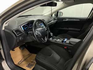 Ford Mondeo 2021, Hibrid, 130.599 km — miniatura 5