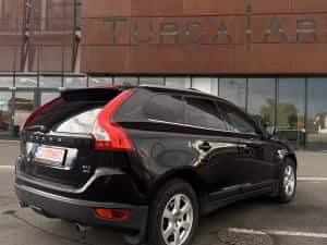 Volvo Xc60 2.4d AWD 4x4 — miniatura 3