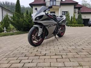 Yamaha R1 RN22 Big Bang — miniatura 9
